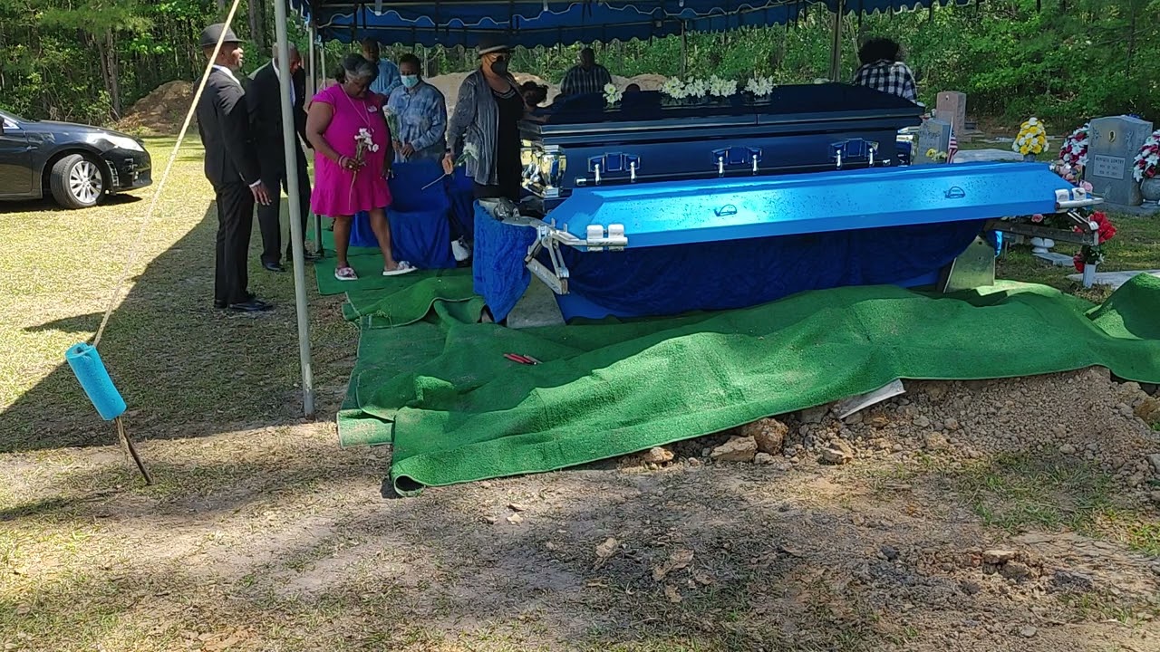 Burial Service for Mary Wilson in Hopewell Missionary Baptist Church Cemetery in Georgetown, SC