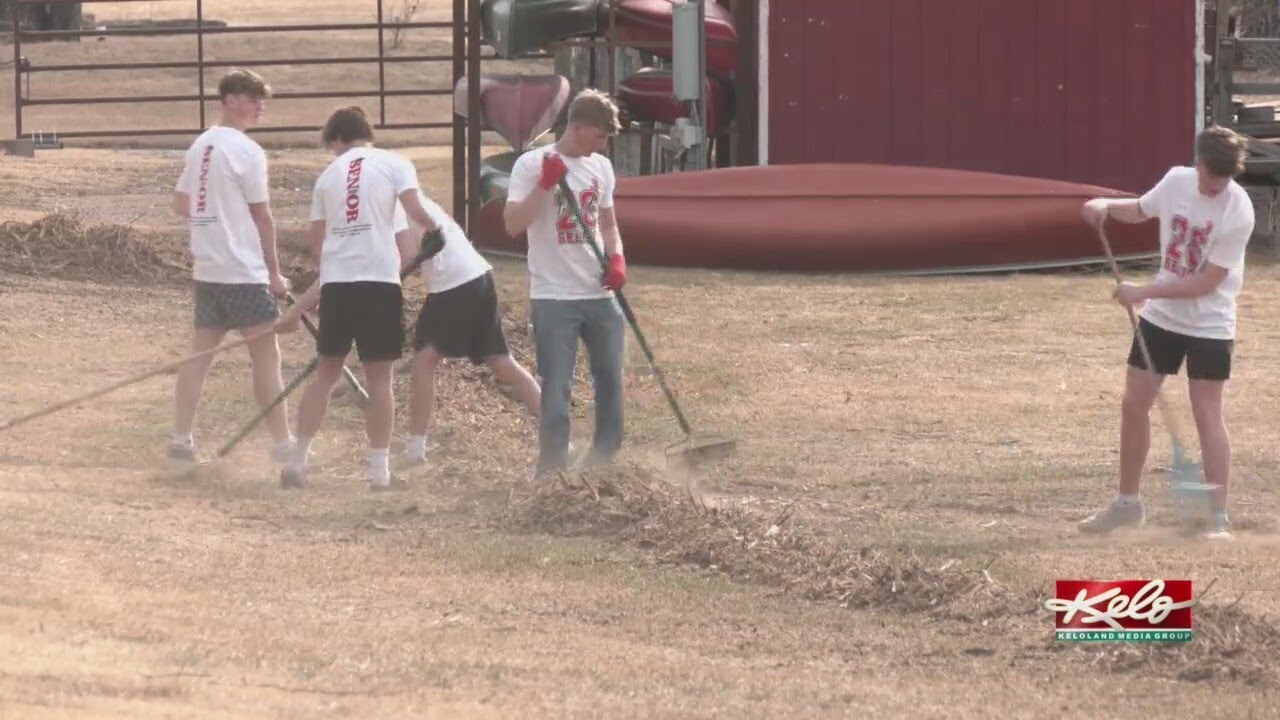 Central and Stevens seniors give back to the community