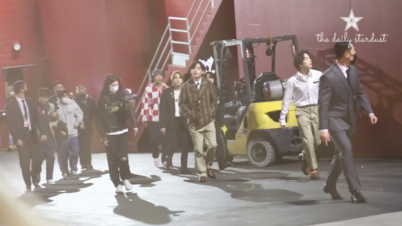 BTS Exit Jingle Ball After Singing Happy Birthday to Jin! ANITTA, SAWEETIE, CHARLI D’AMELIO & MORE!!