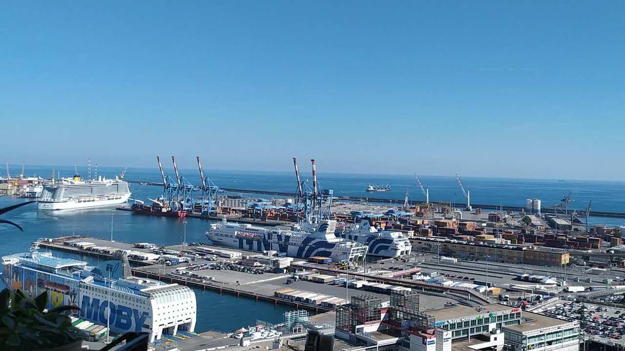 #11 05/07/2024 Timelapse 24 ore del Porto di Genova (Italy)