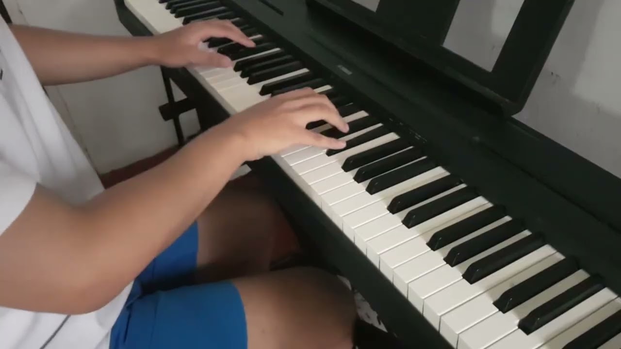 announcement in description + a short ホロネス cover