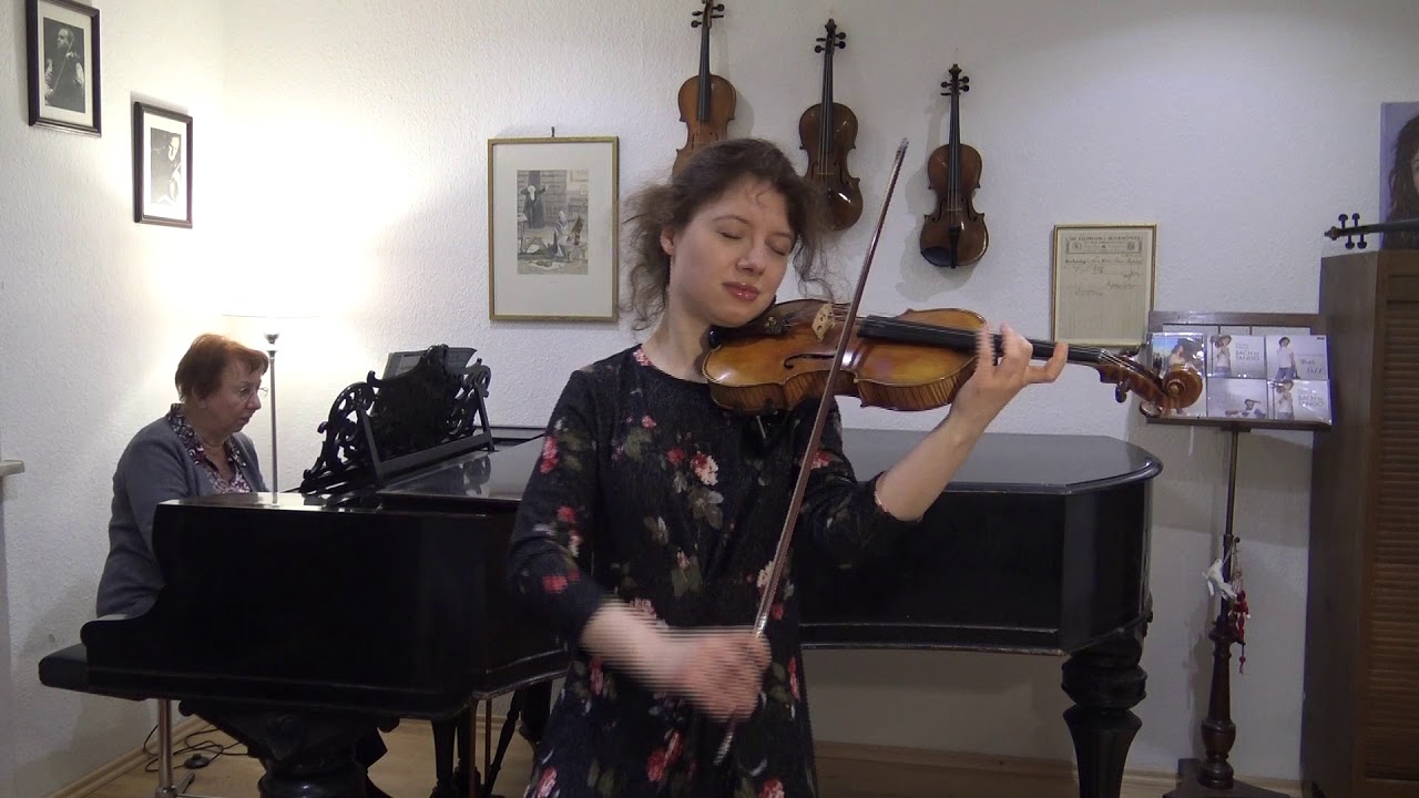 Leclair - Tambourin (sonata) live Caroline Adomeit, violin