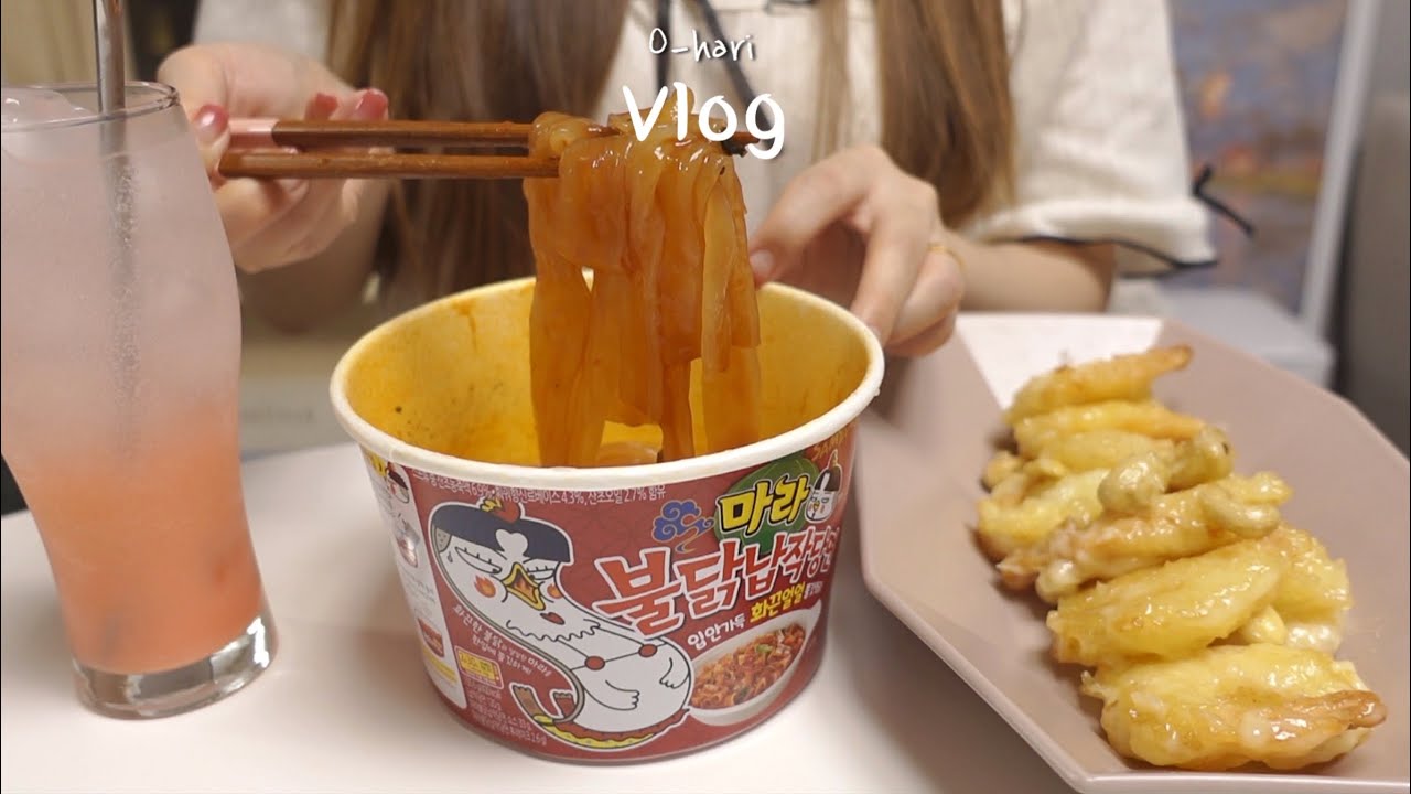 ENG) vlog 🍝마라불닭납작당면에 맛도리 크림새우🍣김밥 대량 생산하고 성수동 카페 다녀와서 순정떡볶이 만들어먹은 일상 | 해시브라운 베이글샌드위치, 소시지빵, 양배추피클
