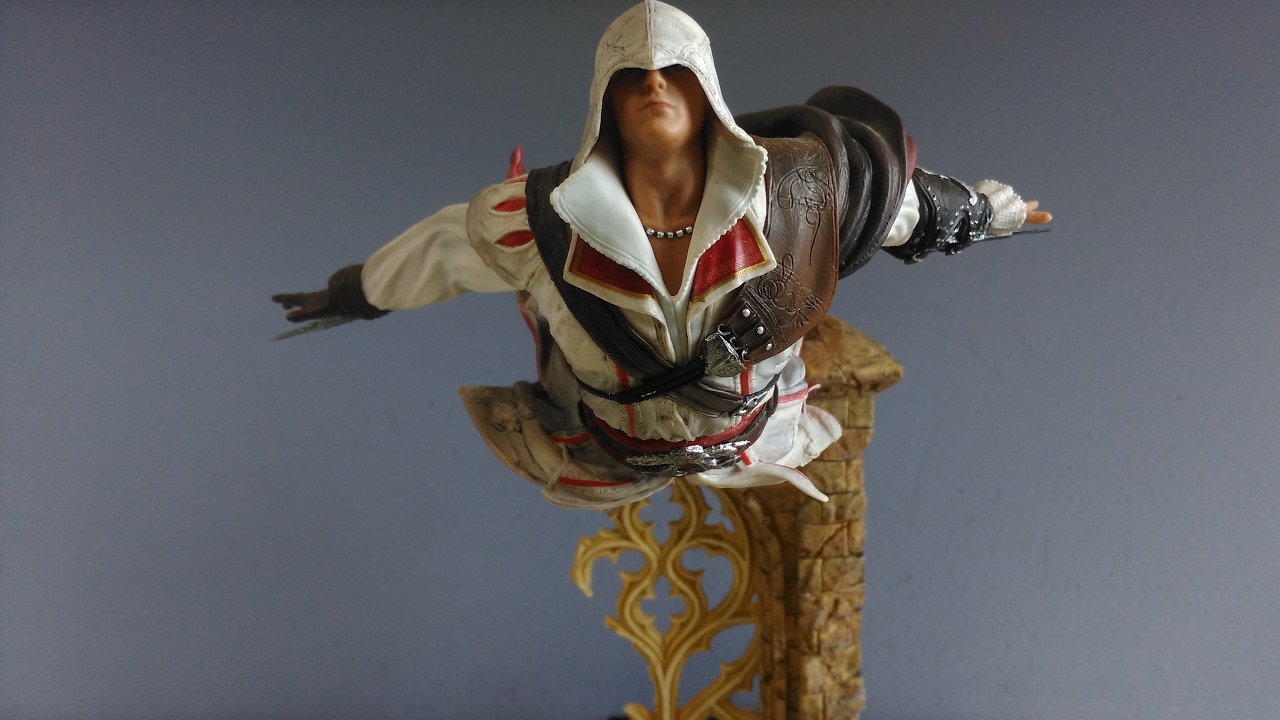 Ezio Leap of Faith Statue
