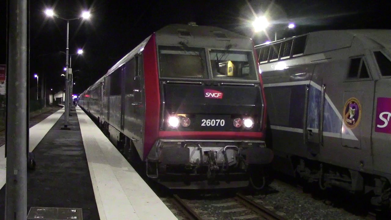 Allumage de la BB26070 en gare du Croisic
