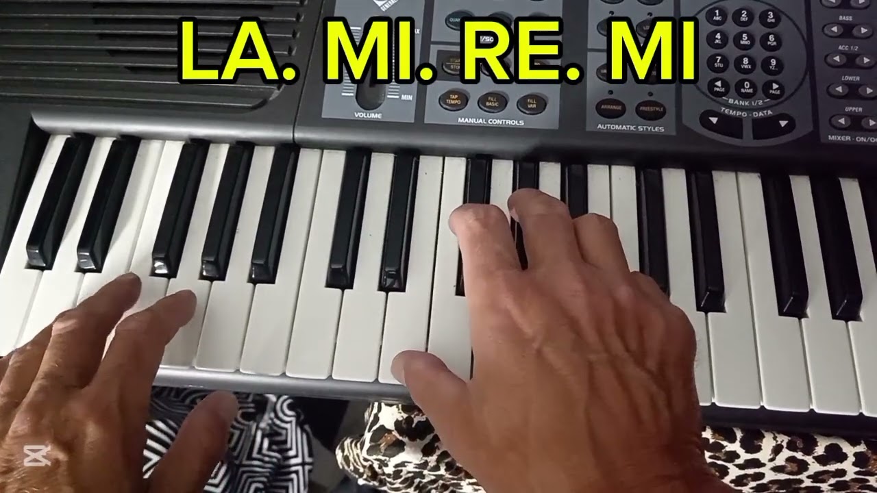 Brano di 3 accordi da suonare al pianoforte in maniera semplice
