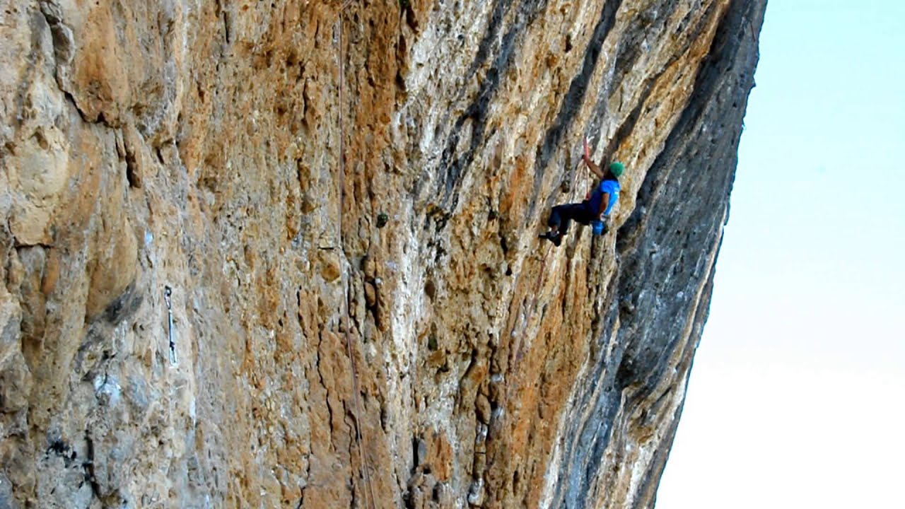 Michał Kwiatkowski - Picos Pardos 8b, Oliana | Camper.pl