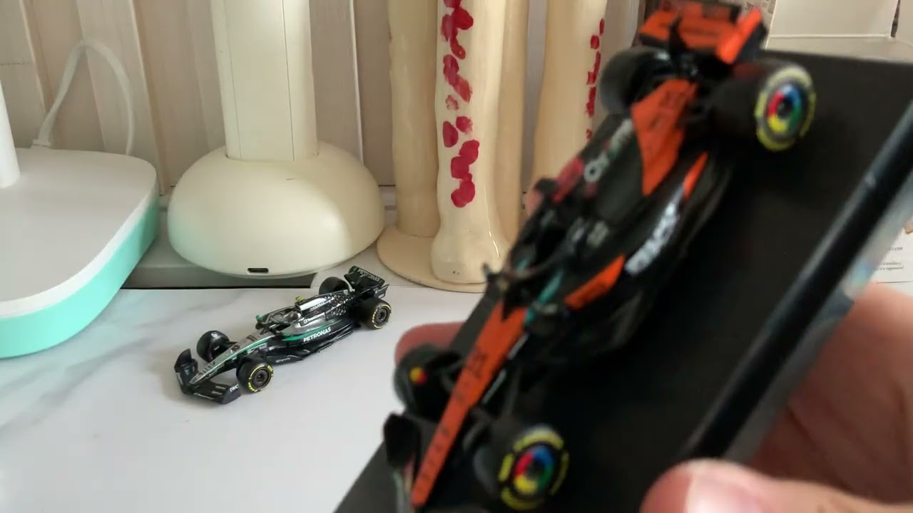 2025 F1 1/64 open box