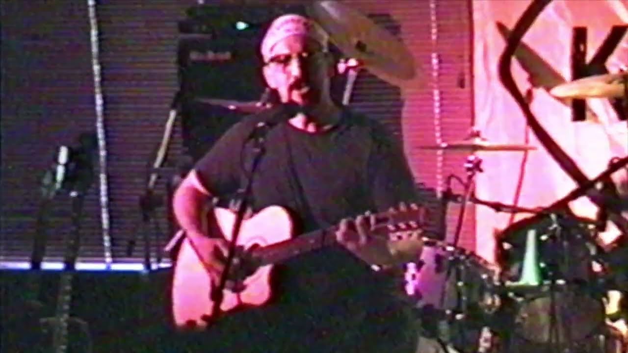 The Smithereens Perform an Acoustic Version of 
