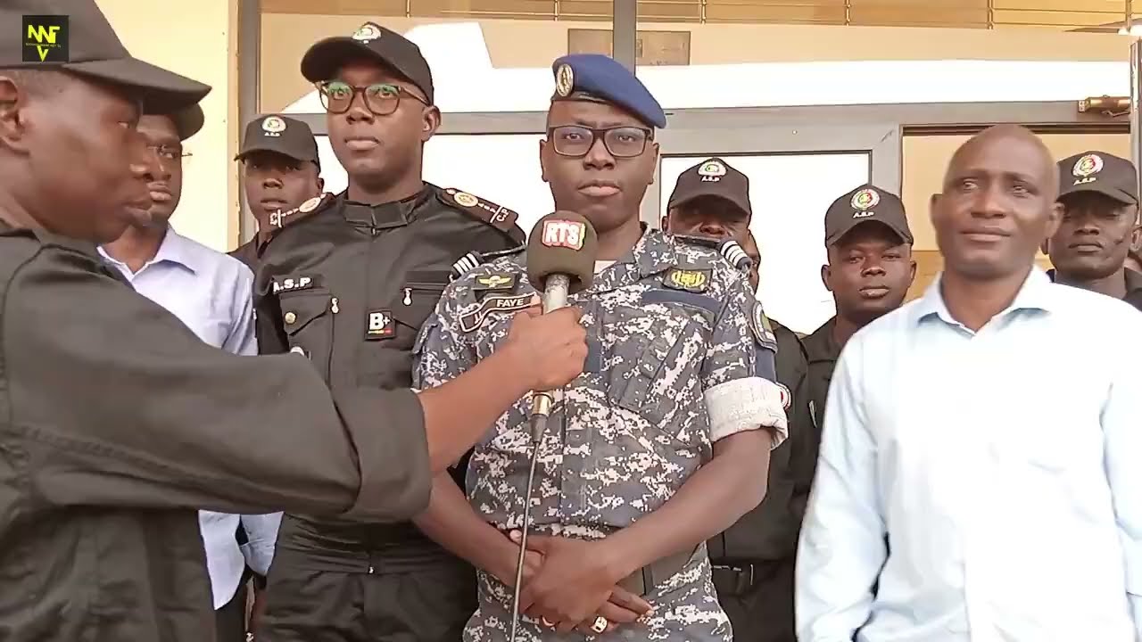 VISITE DU COMMANDANT JEAN LOUIS FAYE, DIRECTEUR DE LA DOCUMENTATION ET DE LA COORDINATION DES POLES