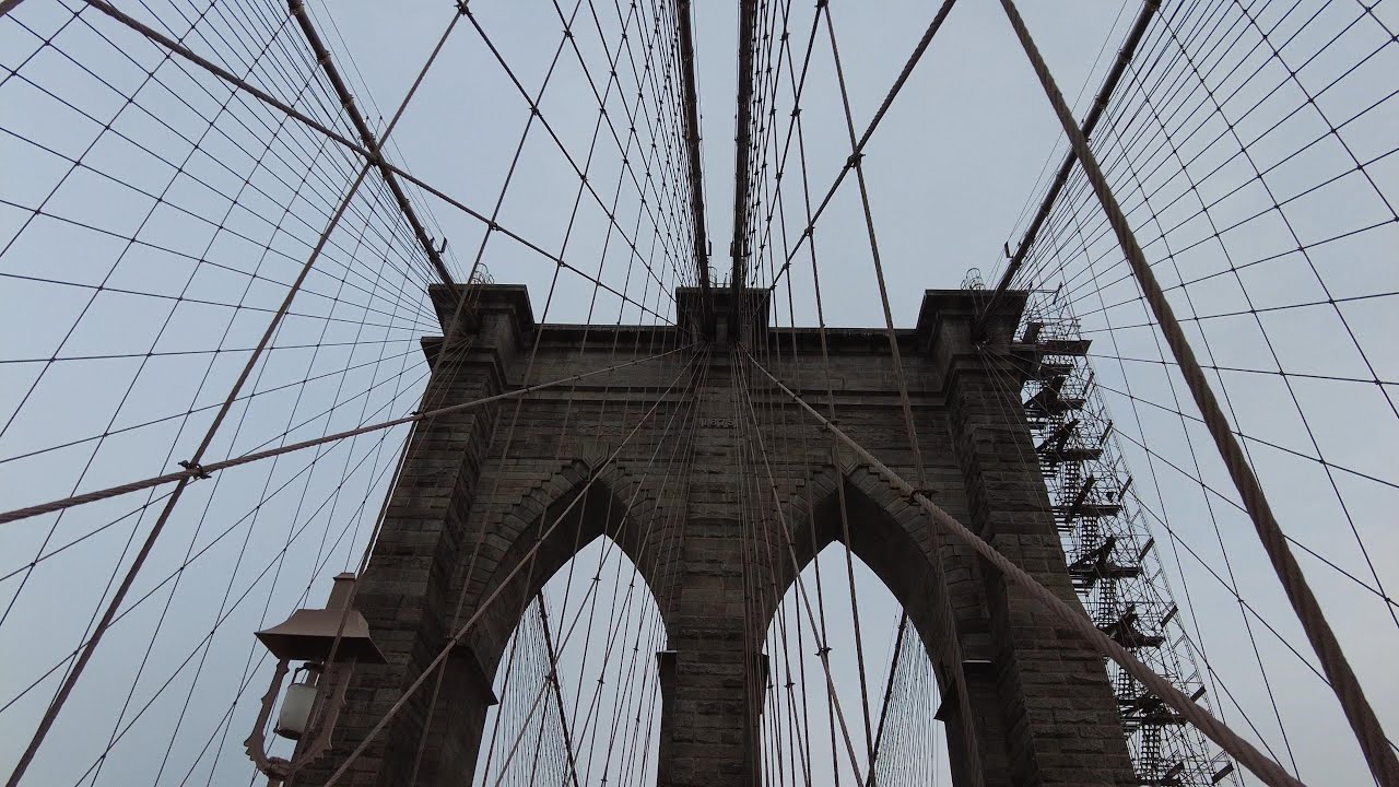 Walking Brooklyn Bridge from Manhattan to Brooklyn (February 10, 2021)