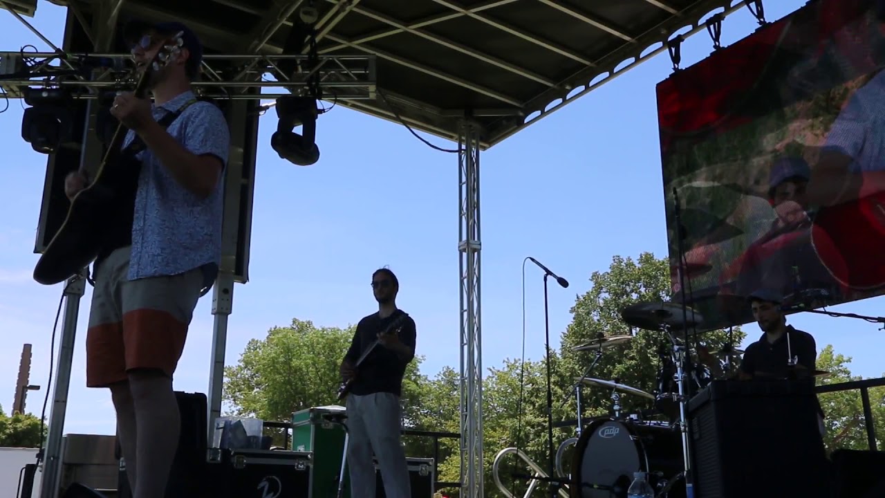 Caught In The Sun - Original Song by The Gentz (live)
