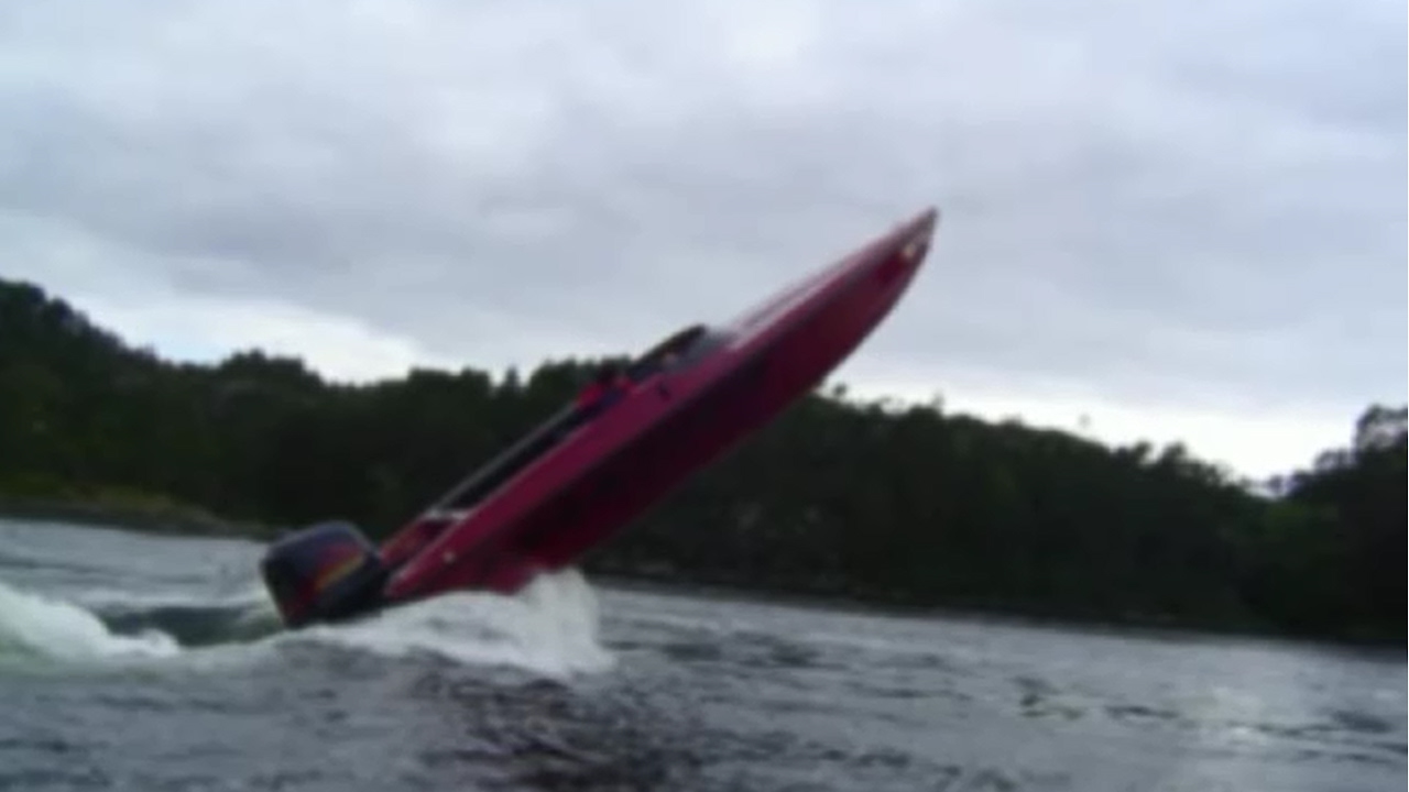 Phantom 18 225HP
