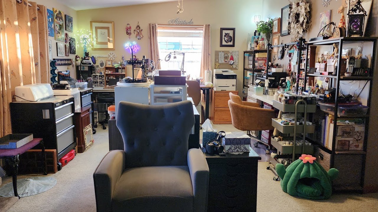 Finally my studio is organized and decluttered!