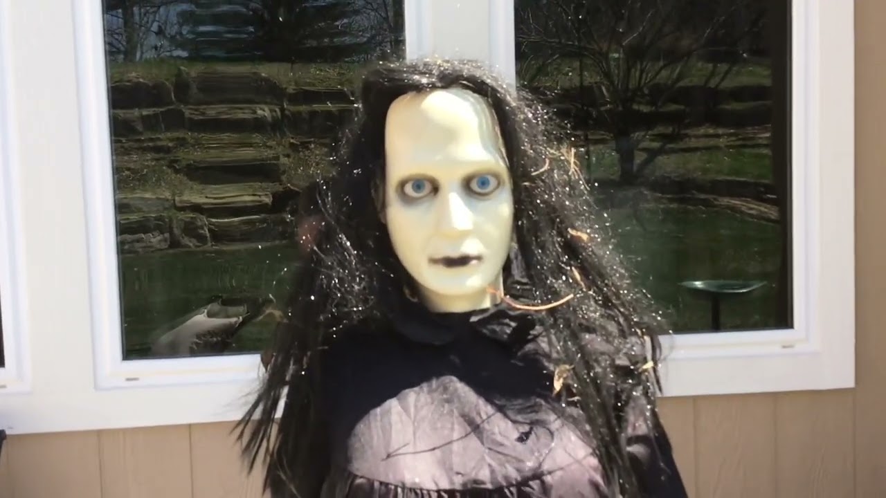 Halloween haul restoration: Spirit Halloween 2007 Donna of the dead