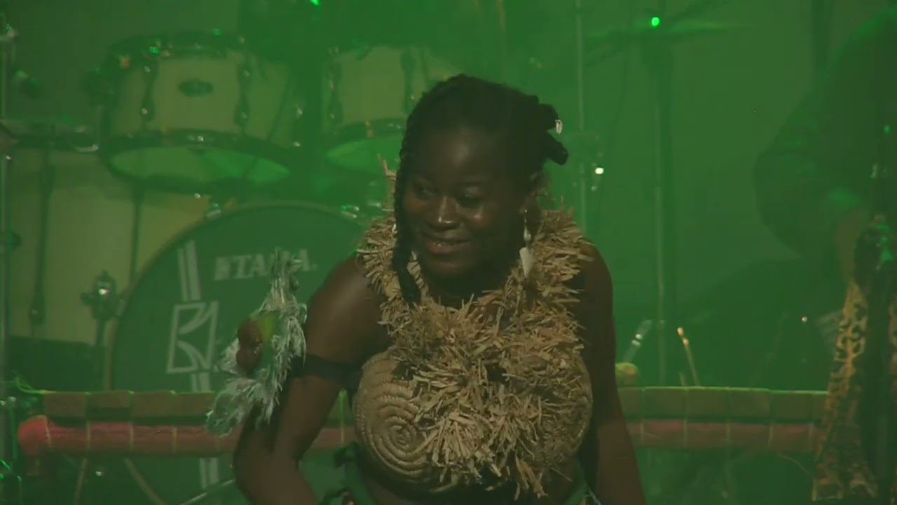 Yoly Moon - ESCALE BANTOO ( KWARDË ET TSIELAM LIVE)