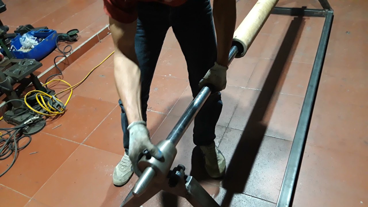 máy trải vải tự chế . giá đỡ cuộn vải 250kg khổ 2.2m