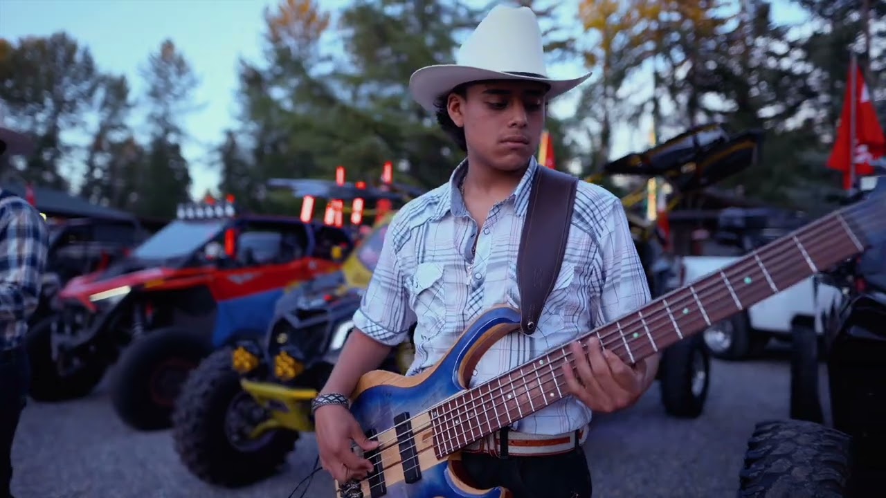 Grupo Apoderados - Una Aventura (Video Envivo 2025)
