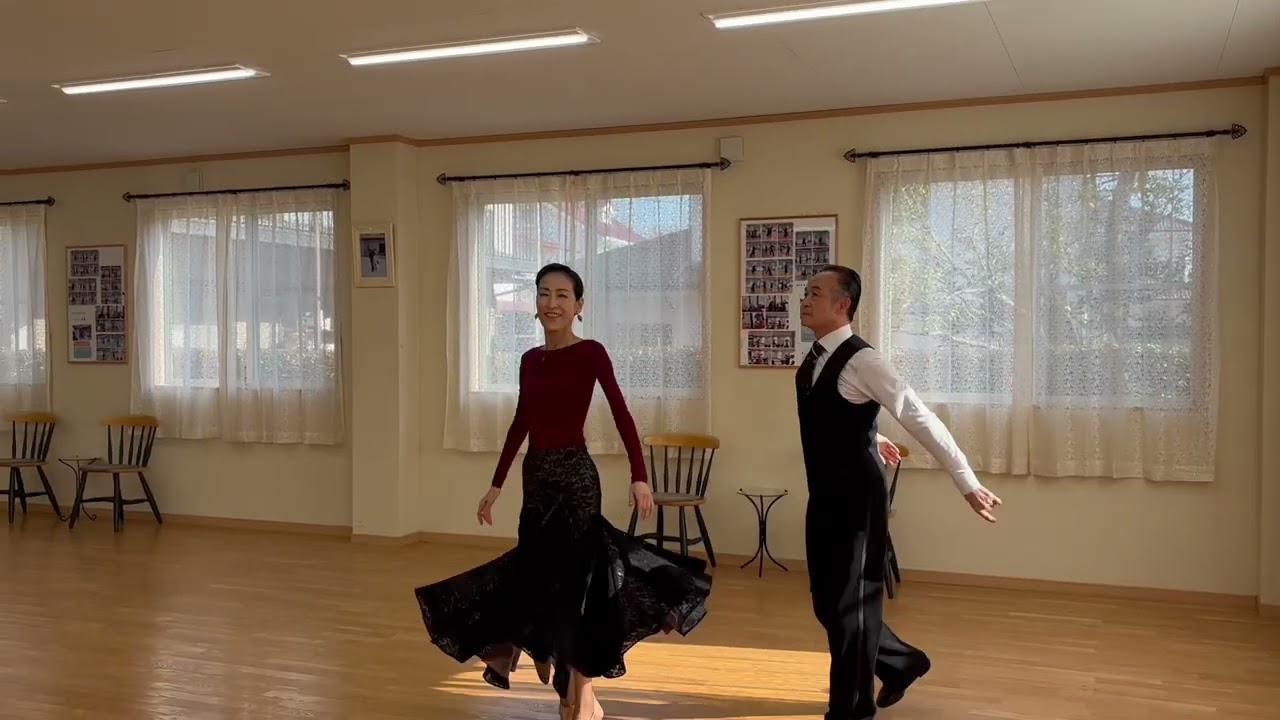 『VienneseWaltzを頑張って踊ります』