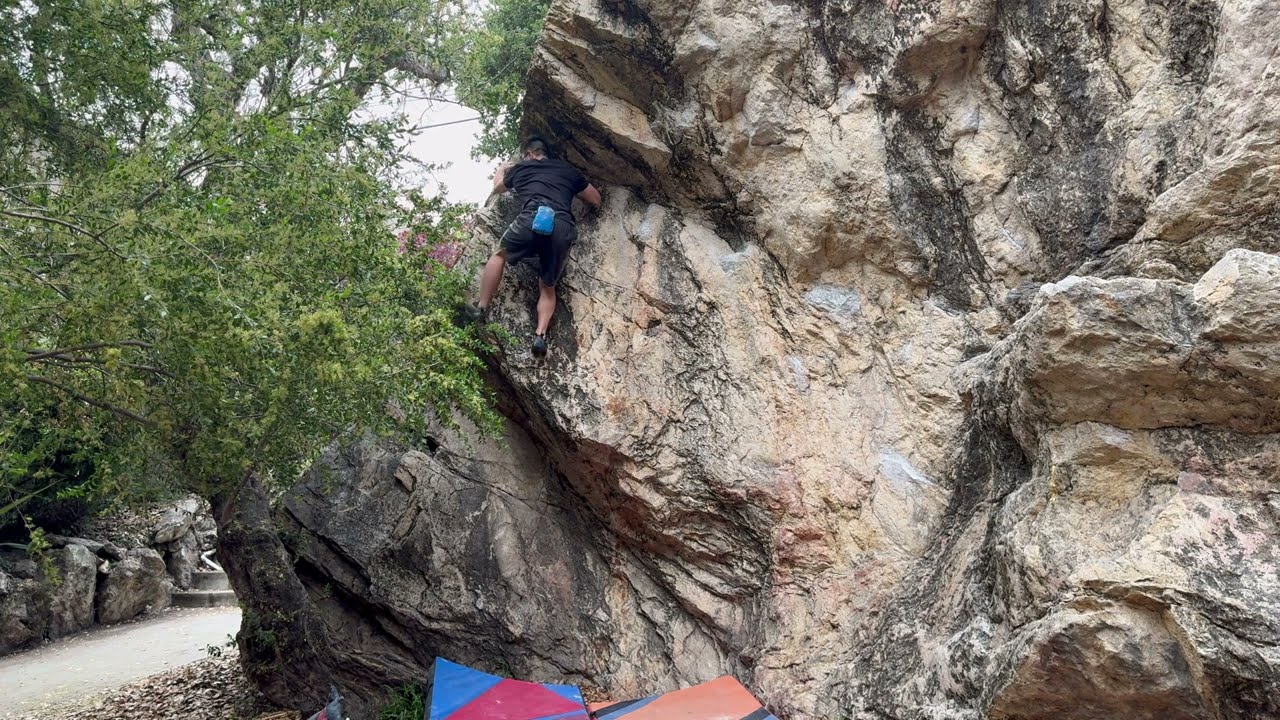 Left Pit Overhang (V1) - Berkeley Bouldering: Indian Rock Park