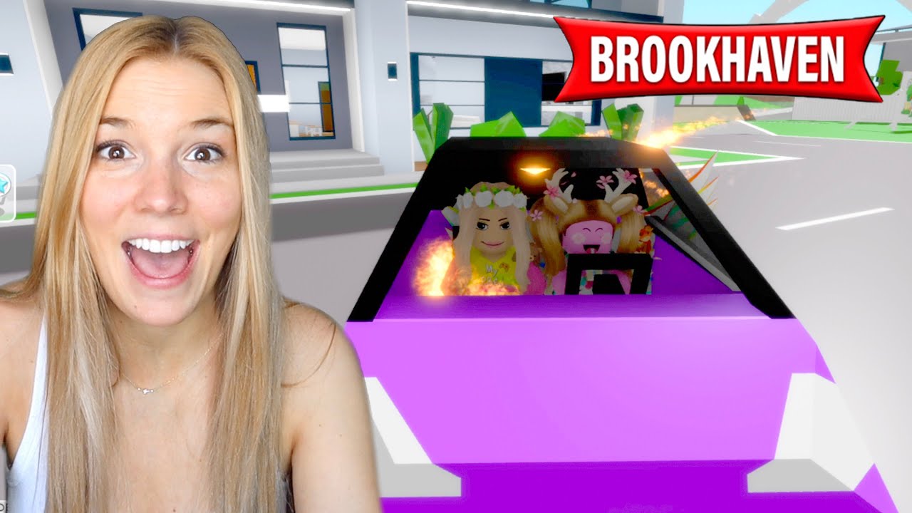 Playing Roblox Brookhaven with My PB and J Mom! Escape the Brookhaven RP Car That's on FIRE!