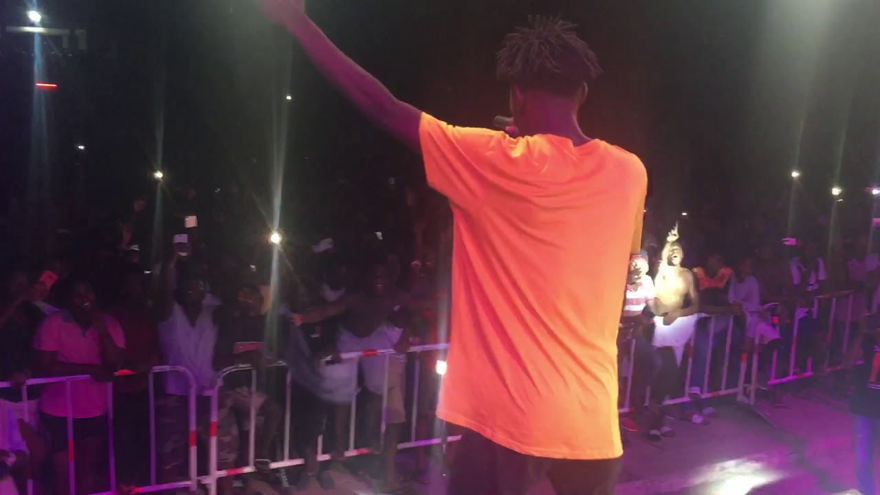 Fameye performs nothing I get for the first time in university of Ghana