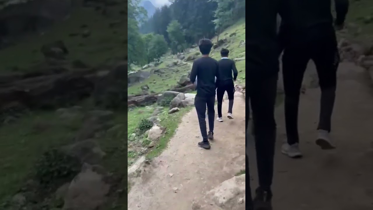 😱🤦🏻&zwj;♂️😭live land slide accident 😔 #kheergangatrek #kasol #accidentnews #landslide #viralshorts