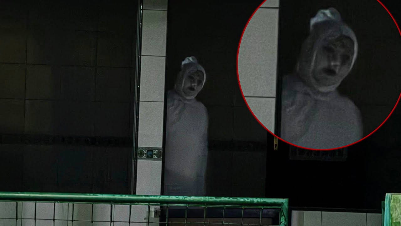 Penampakan Pocong Aura Positif di Mushola
