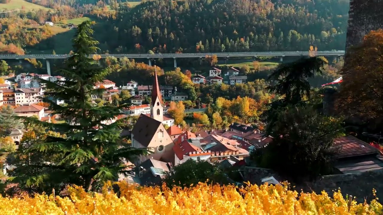 Colourful autumn scenery in Klausen - Barbian - Feldthurns - Villanders!