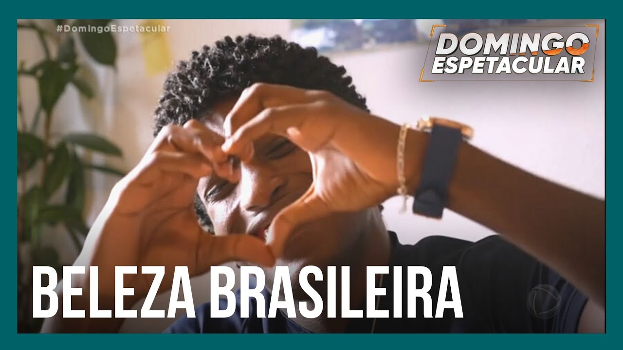 Conhe&ccedil;a o top model brasileiro que foi descoberto enquanto ajudava a m&atilde;e a fazer salgados