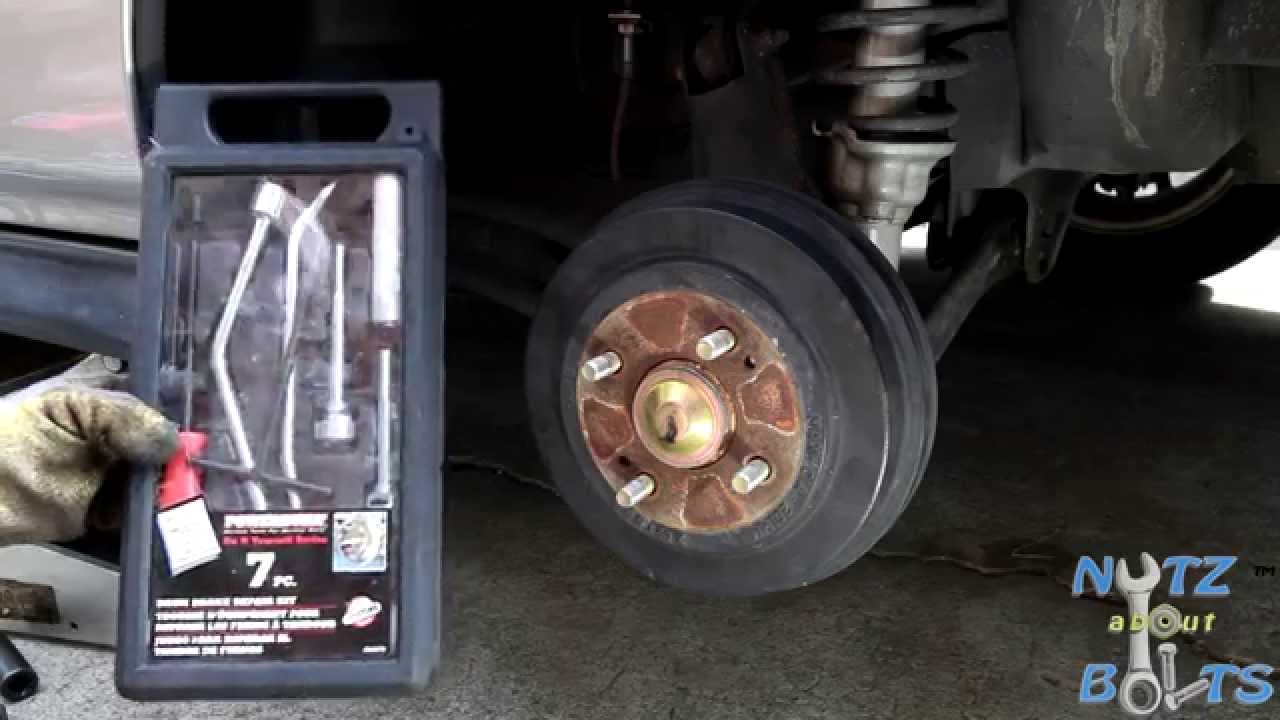1996-2000 Honda Civic Rear brakes drums and shoes remove and install