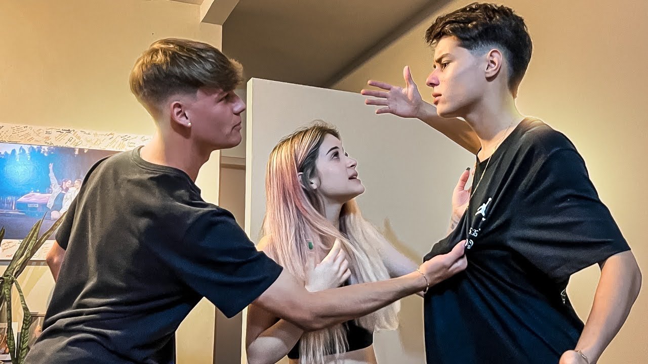 O ENZO VEIO TIRAR S4TISFAÇÃO COM ELE...- Eu Você e Nós