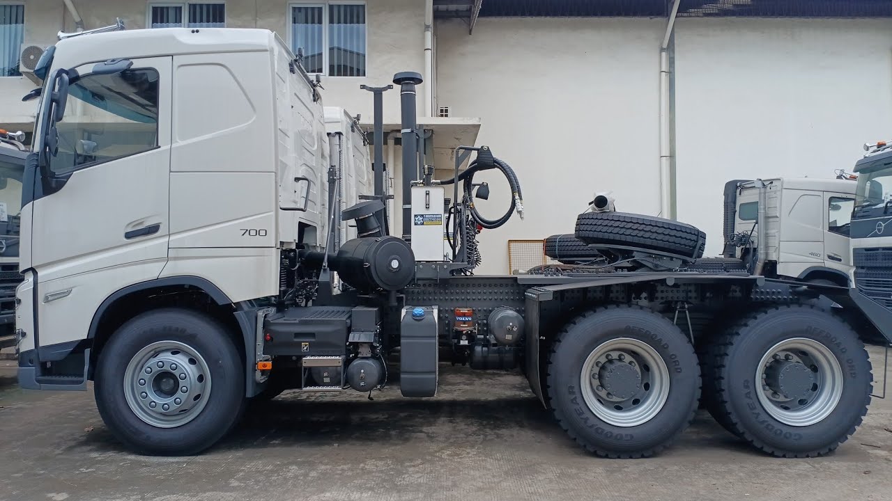 700 HP - Alasan Volvo FH16 Disebut Raja Truck Heavy Duty Di Tambang
