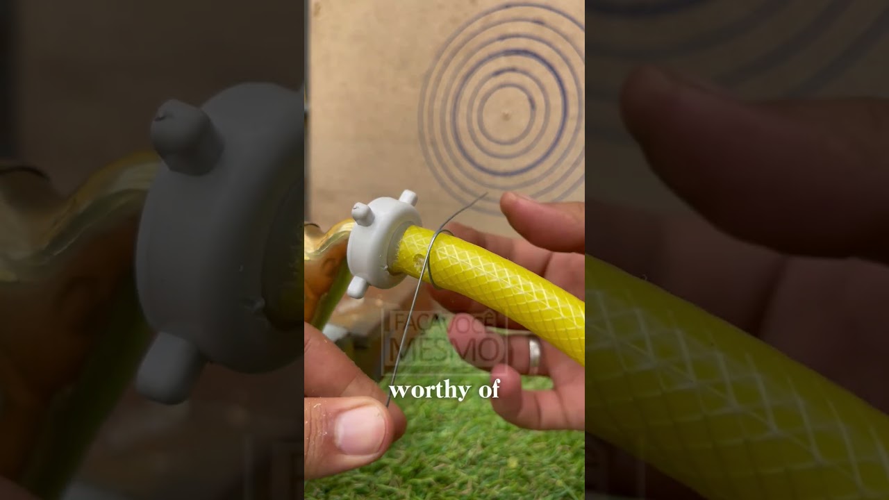 Он намеренно просверлил отверстие в шланге перед подключением. #ИнновацииСША #УмноеРешение #Профе...