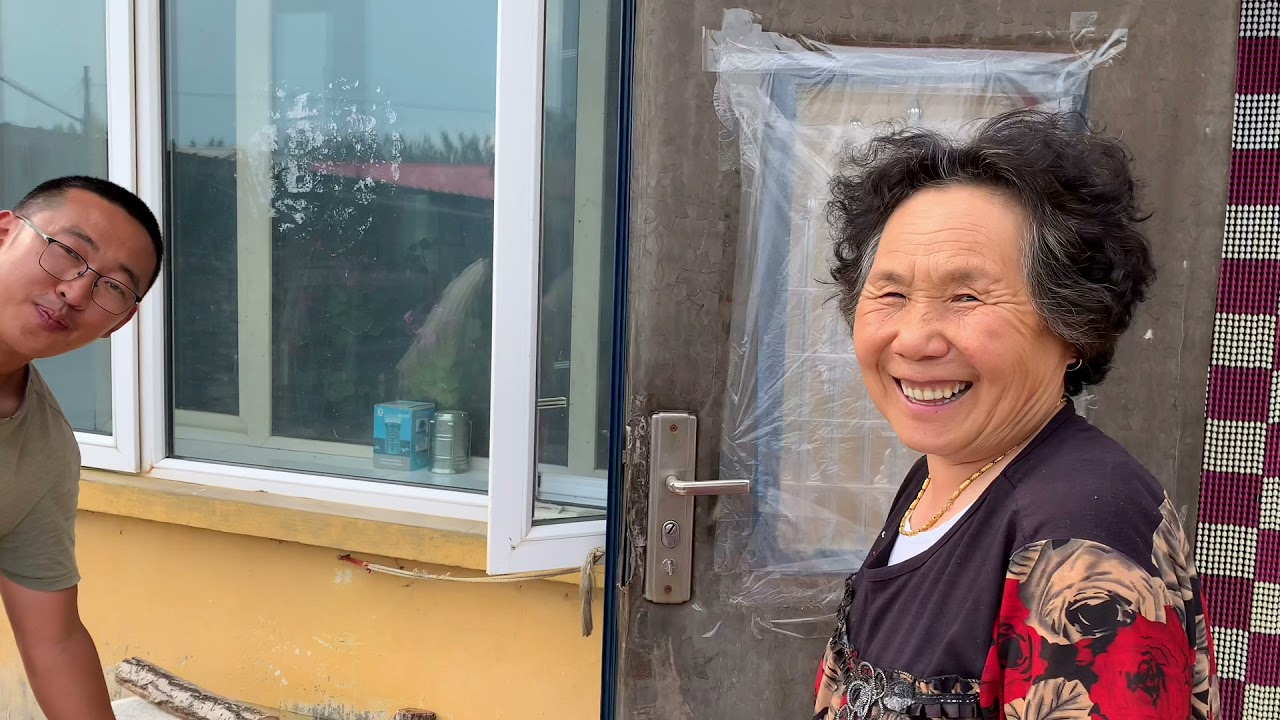 东北农村下大酱说道特多，尤其怕被孕妇看到，农村特有三大缸之一.