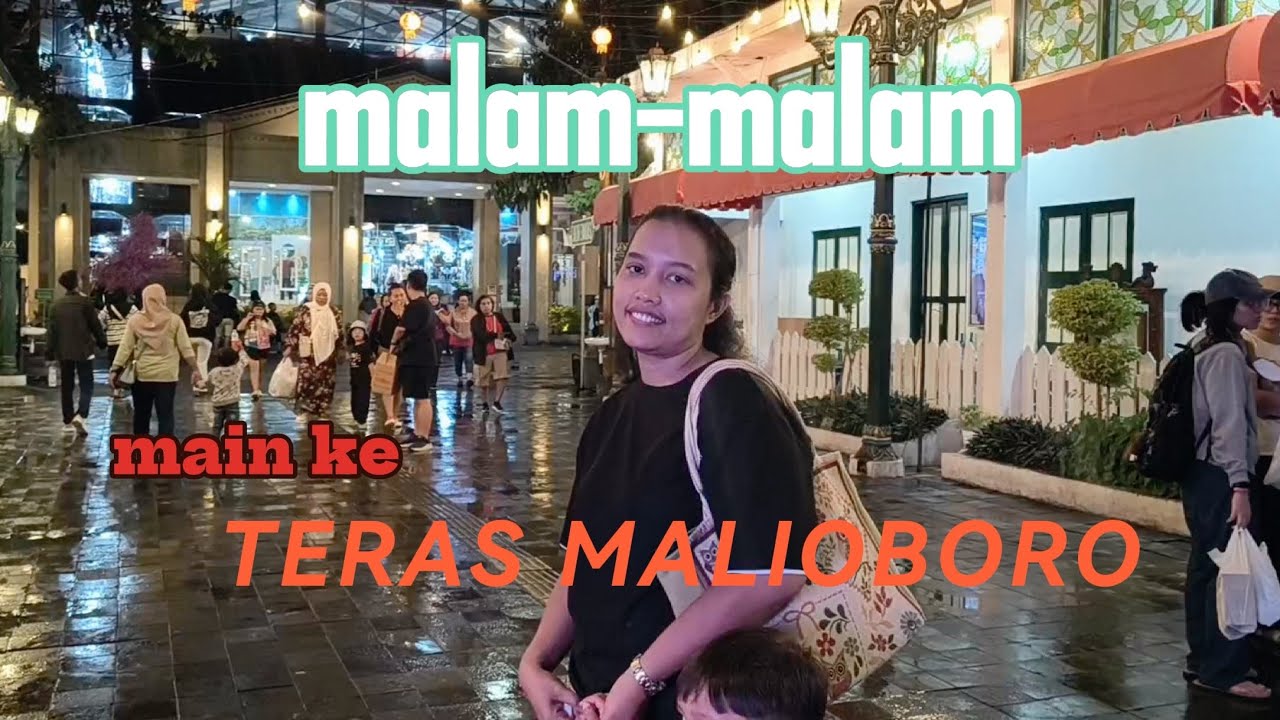 Abis hujan deras main ke TERAS MALIOBORO