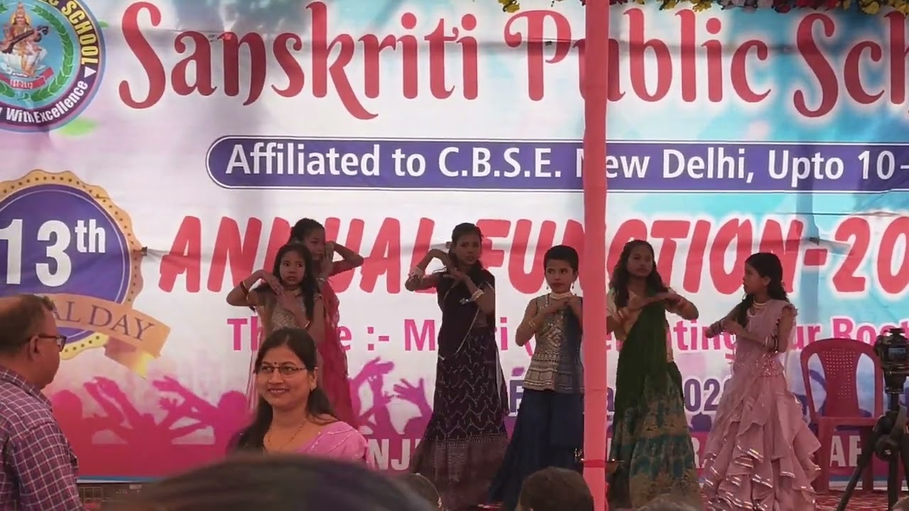 🤣😅Sanskriti public girls dance from class 2A