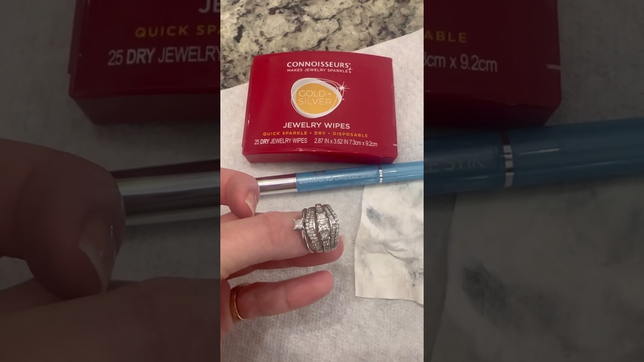 Diamond Dazzle Stik and jewelry cleaning wipes ￼