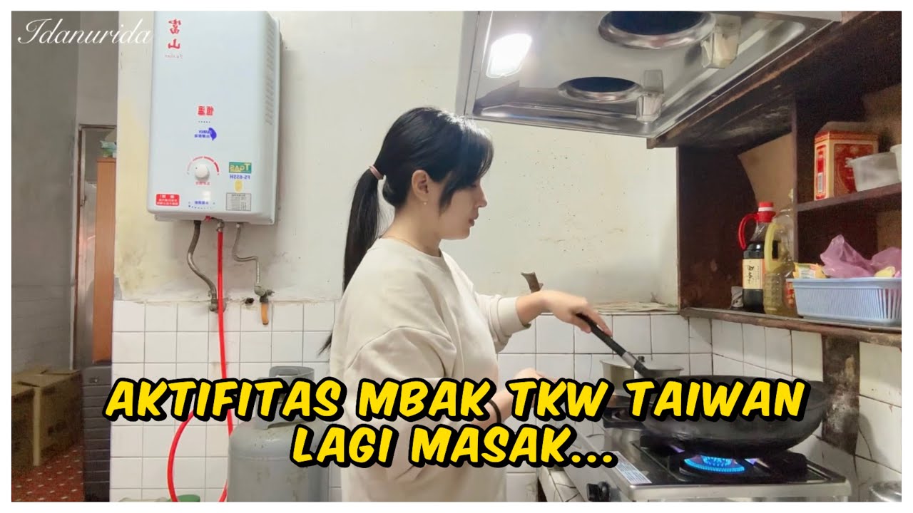 LAGI MASAK DI RECOKIN MAJIKAN..