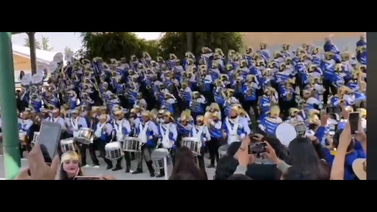 Neck - Aguilas Doradas Marching Band en su 30 aniversario, demostración de bandas de música.