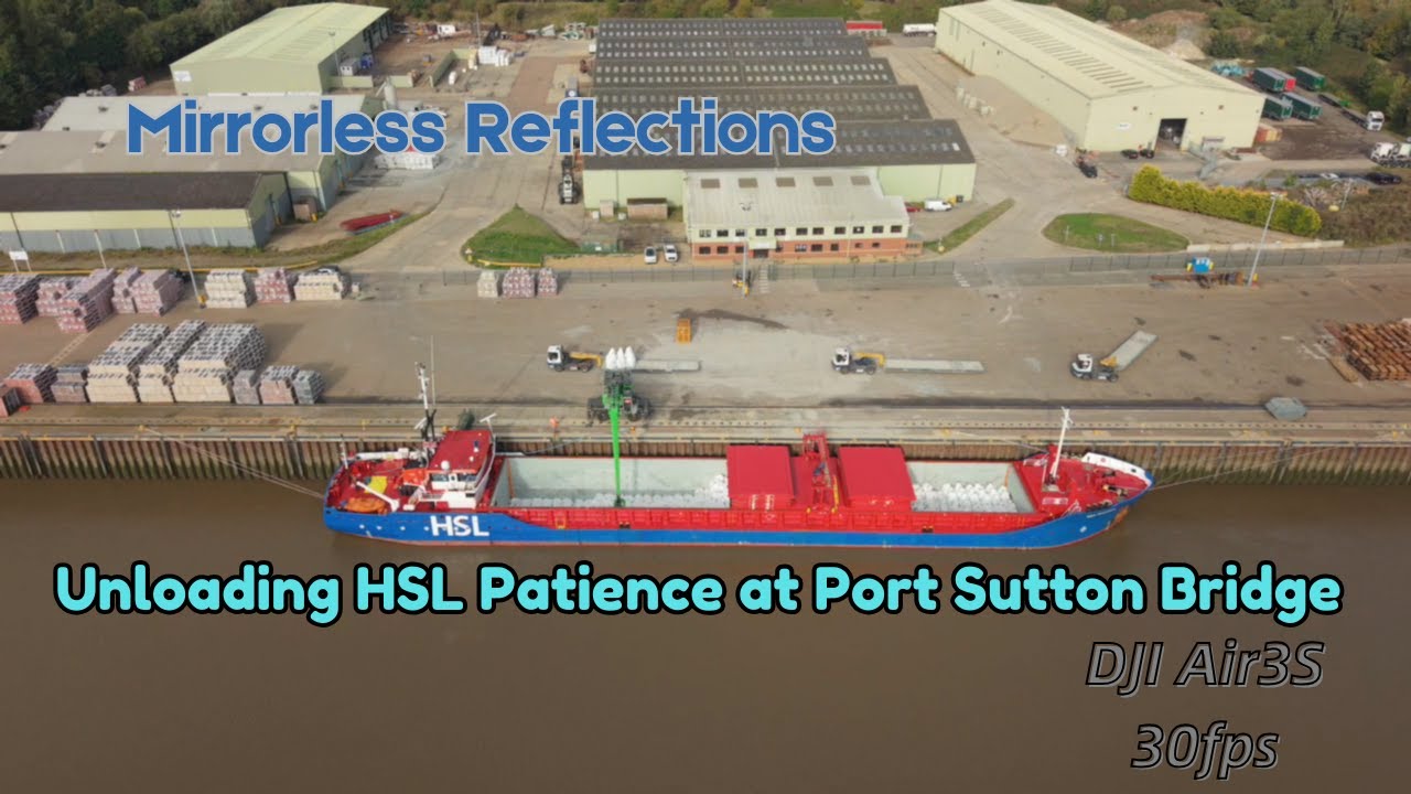Разгрузка HSL Patience на мосту Порт-Саттон. Каждый мешок весит 1,5 тонны, а на борту — 1680 чело...