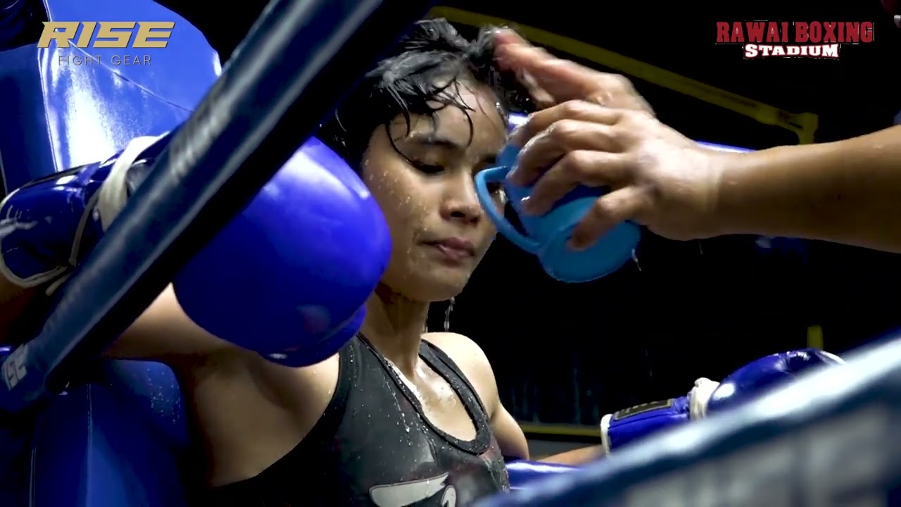 Muay Thai Women’s Fight 🇹🇭 | Action-Packed Battle with Clinch & Knees! 🥊🔥