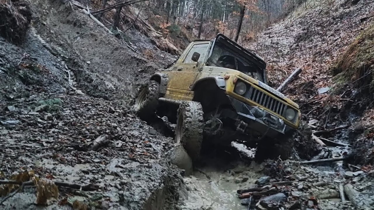 Suzuki Samurai EXTREME OFFROAD Adventure -  Coborâre pârâu -