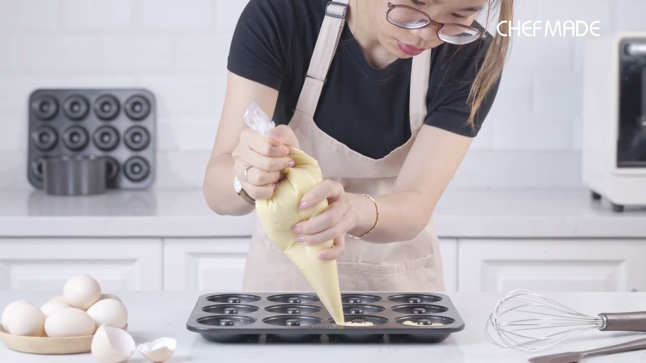CHEFMADE Donut Mold Cake Pan, Non-Stick Doughnut Bakeware for Oven Baking