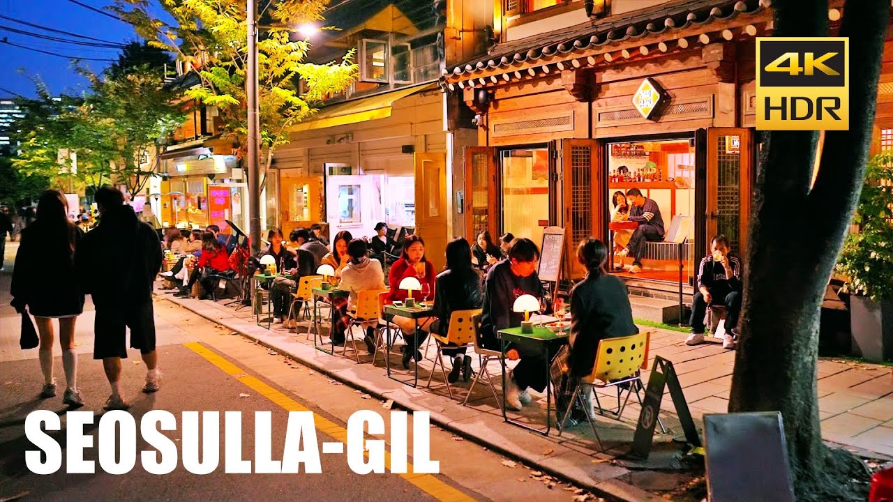Seoul night walk from Ikseon-dong to Seosulla-gil, the hottest date course | Korea travel 4K HDR