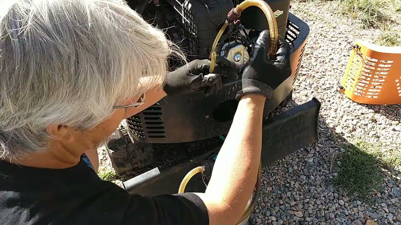 Chinese Mini Excavator： Installing Engine Oil Pump for Engine Cooling and Oil Filtering