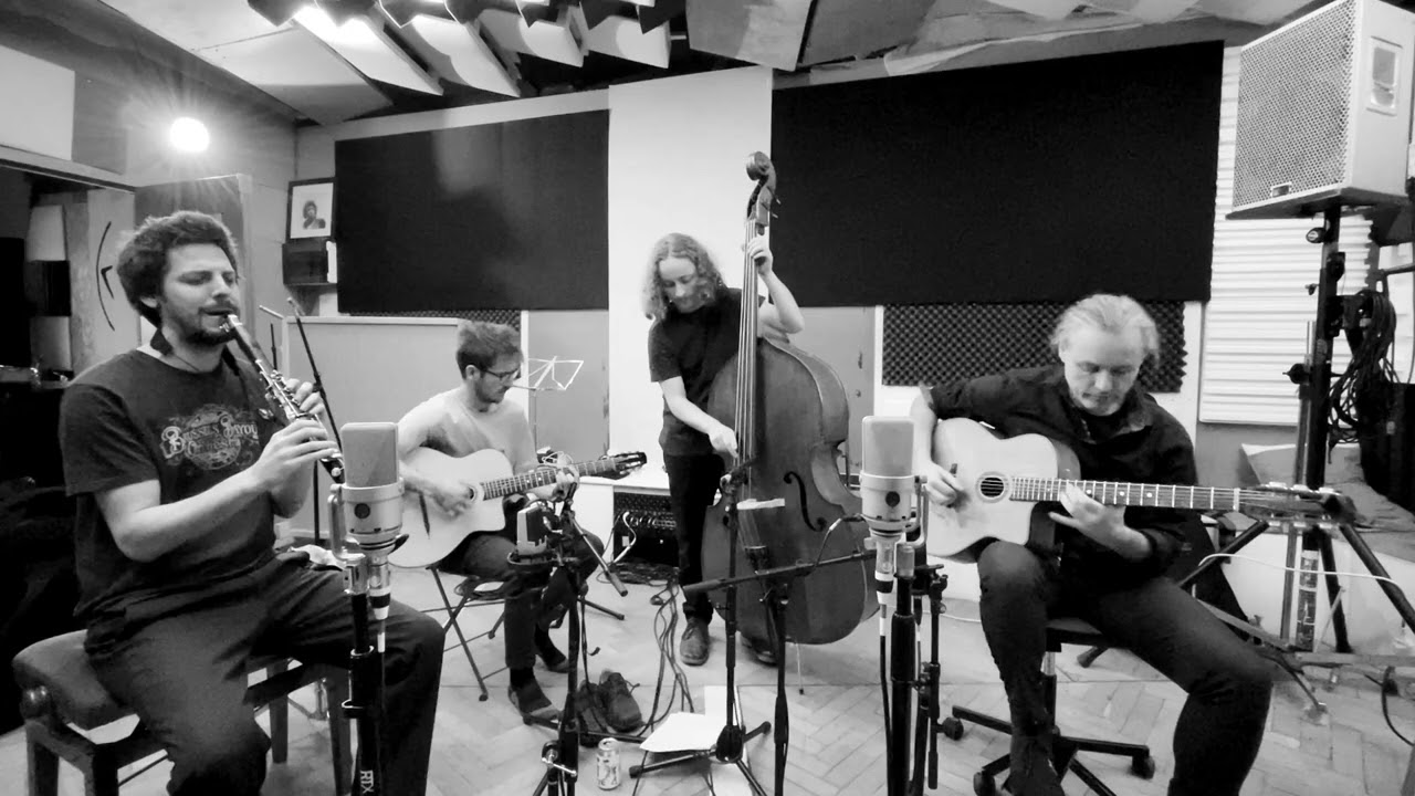 Naquele Tempo - Renaud Dardenne, Sam Op De Beeck, Ben Van Bortel, Antoine Lissoir