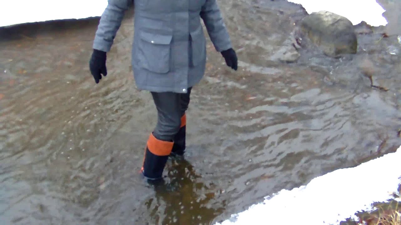 TESTING MY TALL PATENT LEATHER RIDING BOOTS IN A FREEZING STREAM