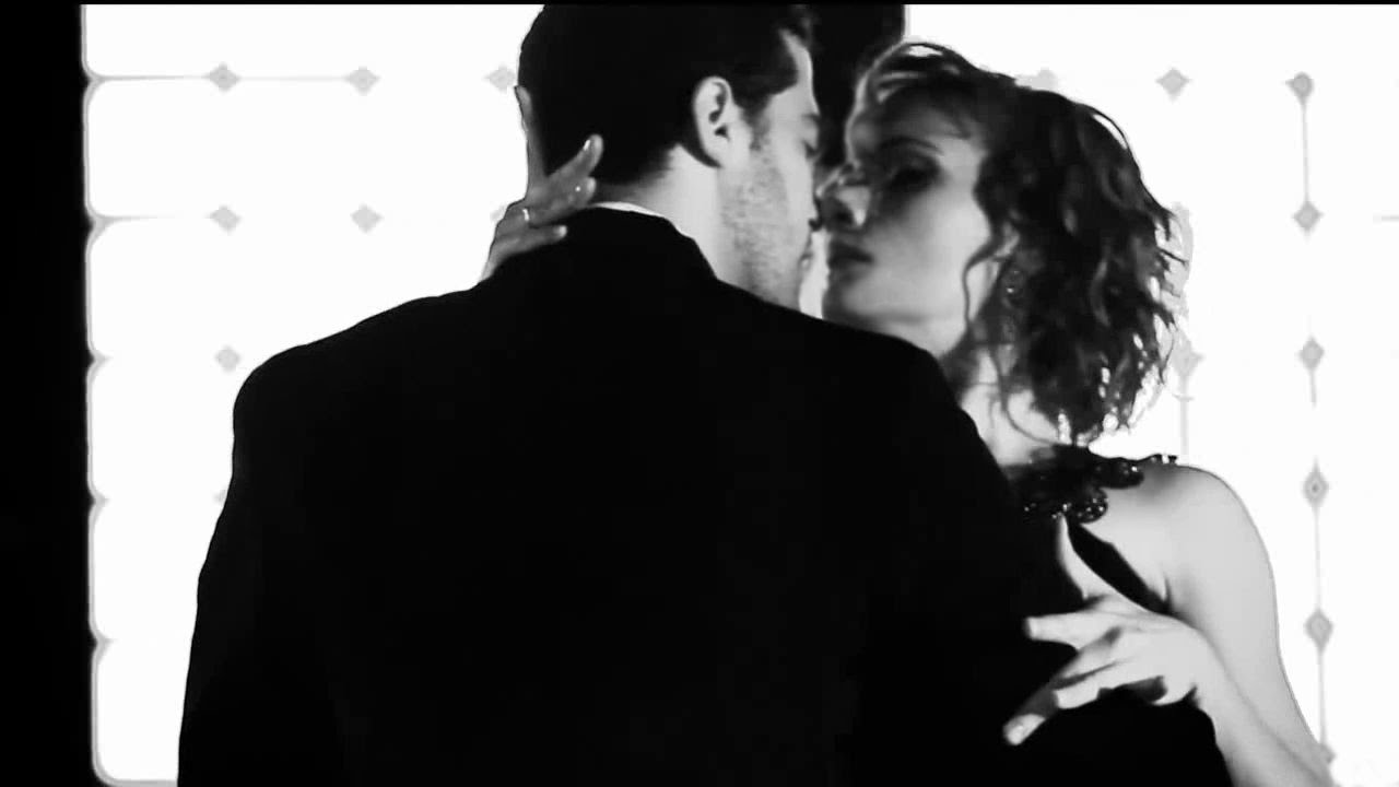 Gaby Moreno & Hugh Laurie - Kiss of  Fire