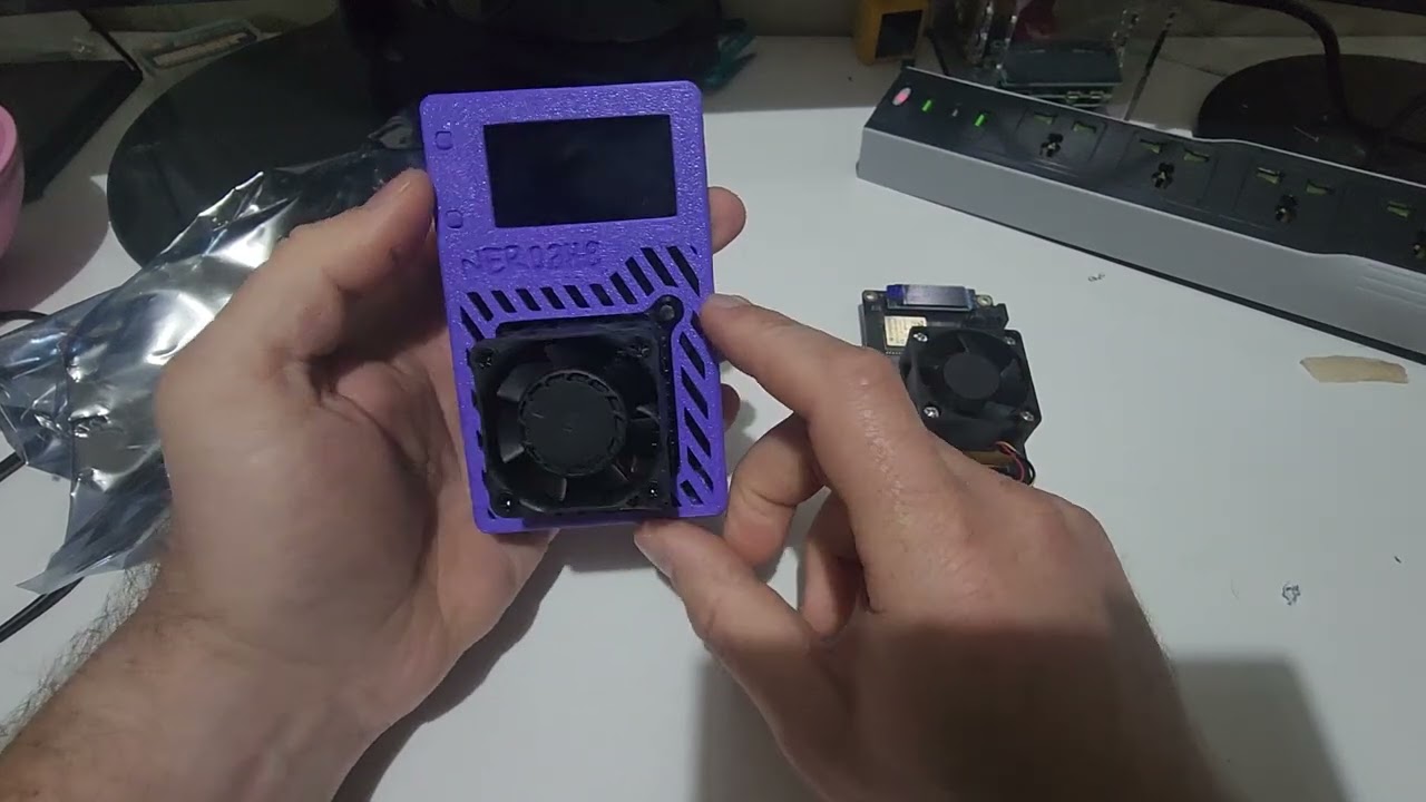 Первый взгляд на Bitcoin Merch NerdAxe Bitcoin Miner &mdash; сравнение с BitAxe Gamma